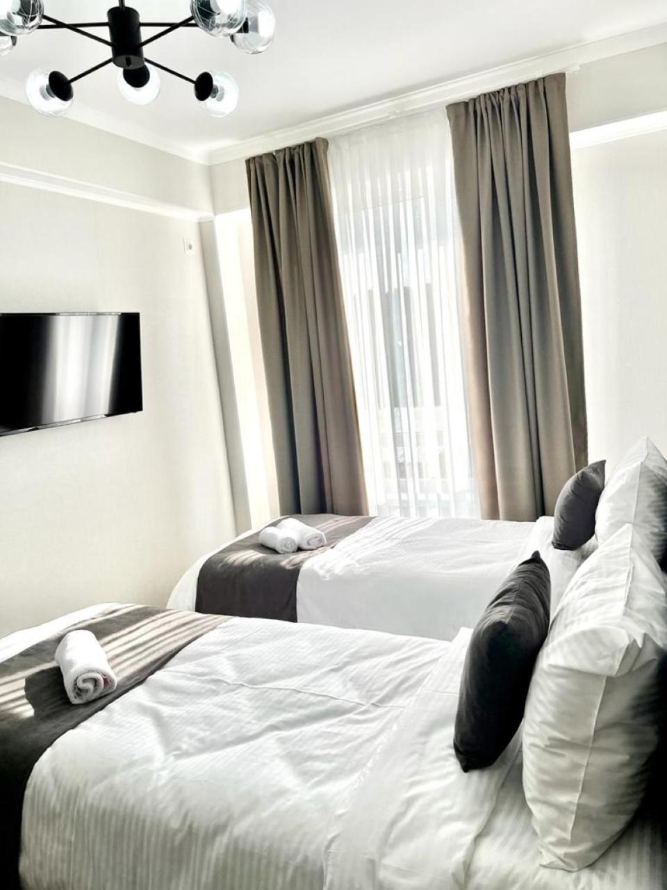 Urban Hotel Bishkek Ngoại thất bức ảnh